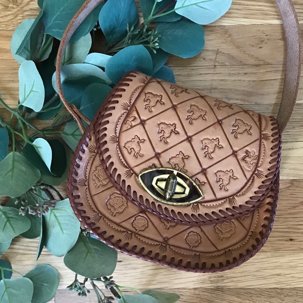HOST PICK Vintage engraved purse